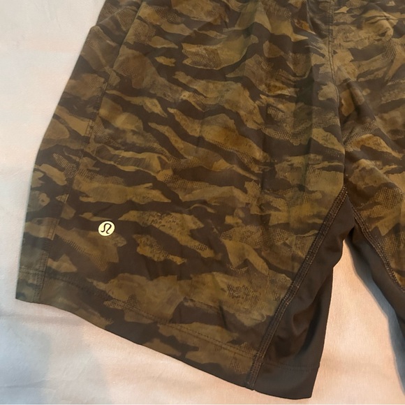 Lululemon T.H.E. Short 9” Linerless - Picture 10 of 11